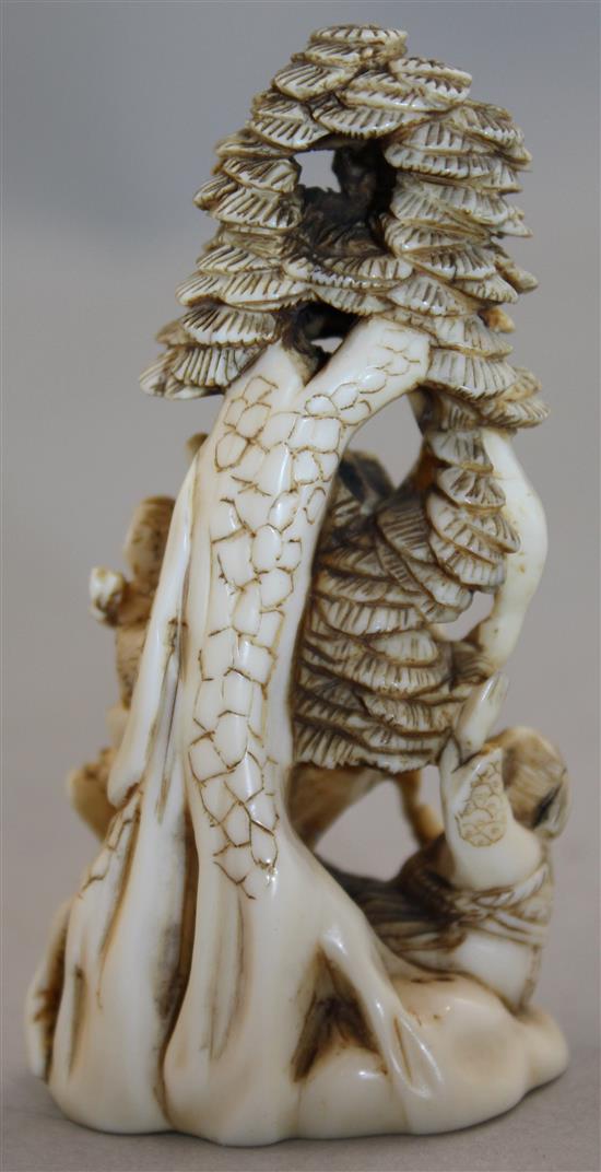 A Japanese ivory okimono netsuke, early 20th century, 7.7cm